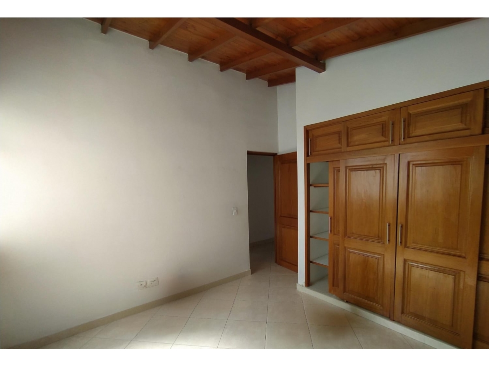 AMPLIO APARTAMENTO PISO 4 CON BALCÓN- BELEN SAN BERNARDO — foto 2