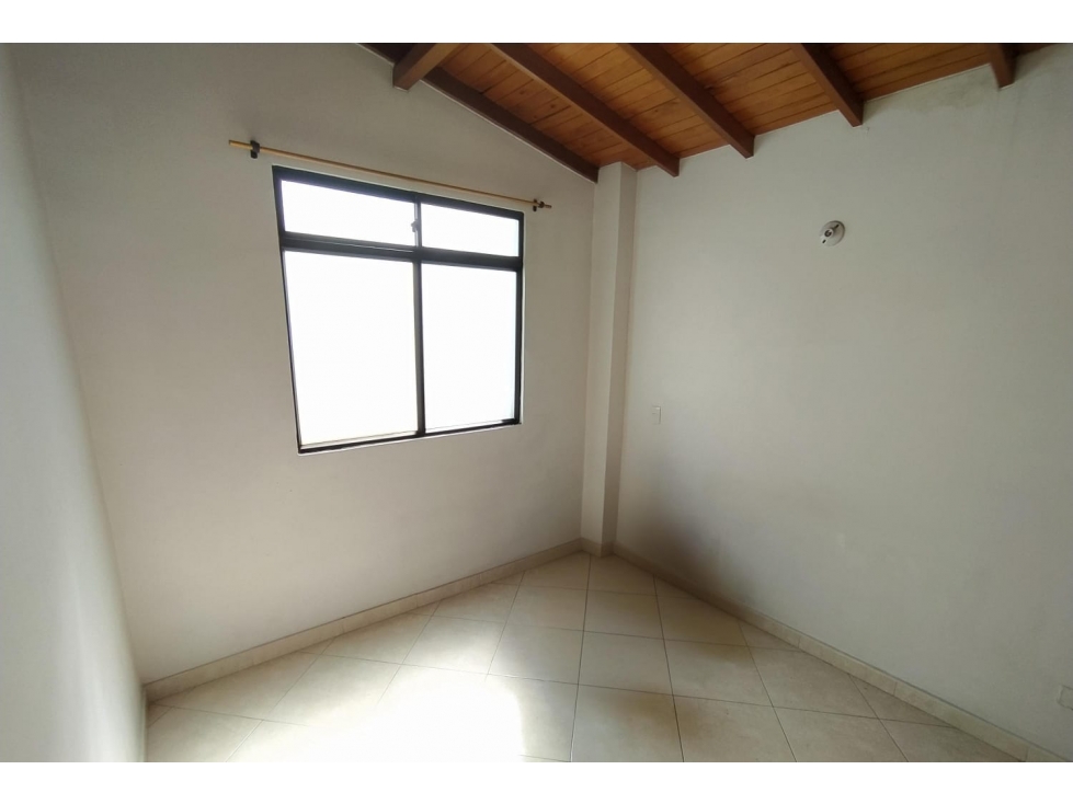 AMPLIO APARTAMENTO PISO 4 CON BALCÓN- BELEN SAN BERNARDO — foto 3