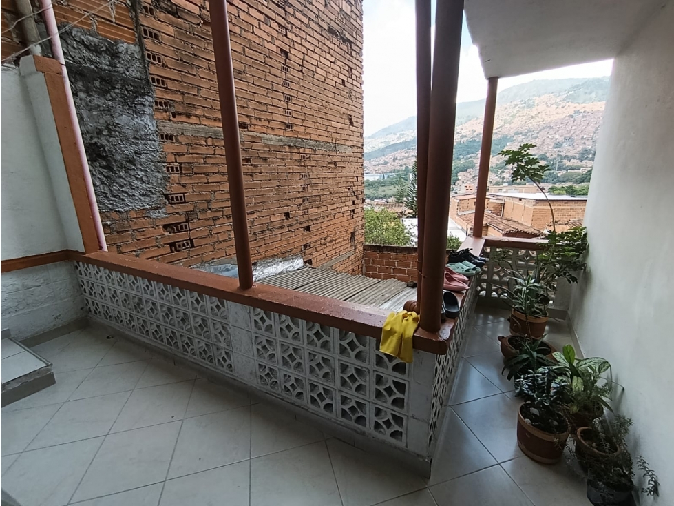 CASA AMPLIA -BONITA Y CON DOS BALCONES -BUENOS AIRES — foto 6