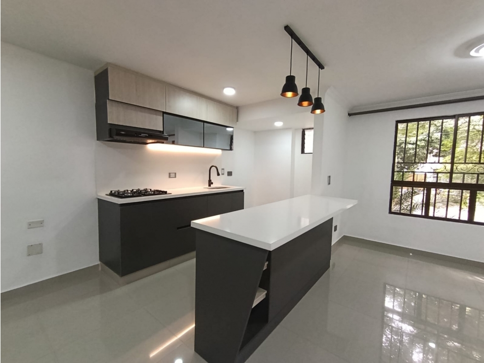 VENTA APARTAMENTO COMPLETAMENTE REMODELADO -BELEN LA PALMA