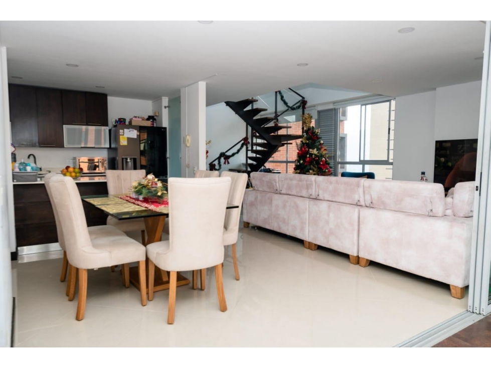 Vendo hermoso apartamento dúplex en el poblado, sector Lalinde