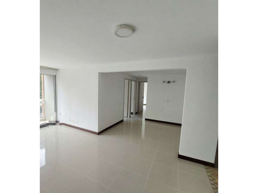 Vendo apartamento en el Poblado, sector La Frontera, zona plana. — foto 2