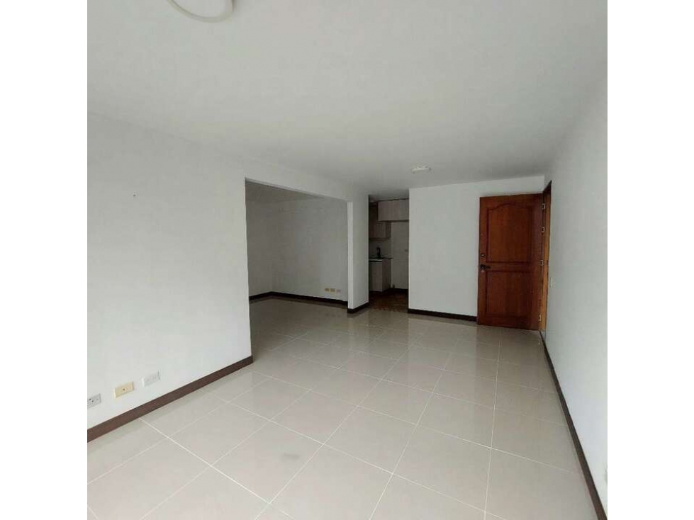 Vendo apartamento en el Poblado, sector La Frontera, zona plana. — foto 3