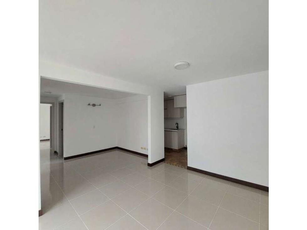 Vendo apartamento en el Poblado, sector La Frontera, zona plana. — foto 4