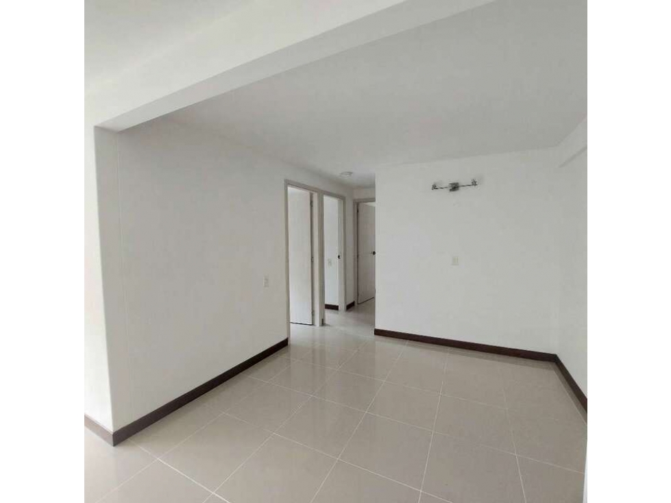 Vendo apartamento en el Poblado, sector La Frontera, zona plana. — foto 5