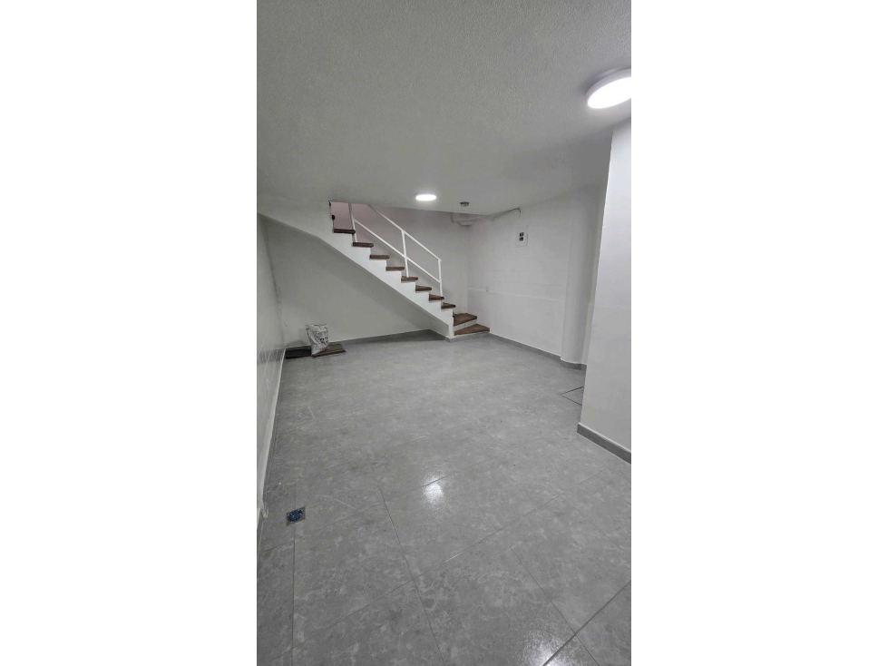 VENTA LOCAL COMERCIAL ENVIGADO MALL SEBASTIANA PRECIO DE OPORTUNIDAD — foto 4