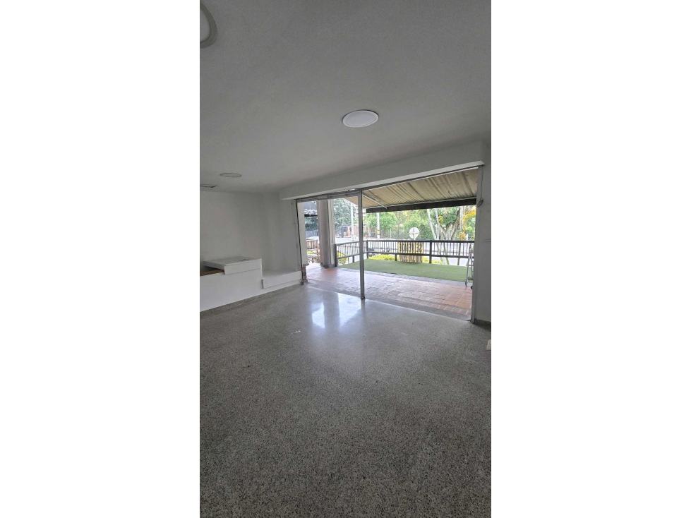 VENTA LOCAL COMERCIAL ENVIGADO MALL SEBASTIANA PRECIO DE OPORTUNIDAD — foto 6
