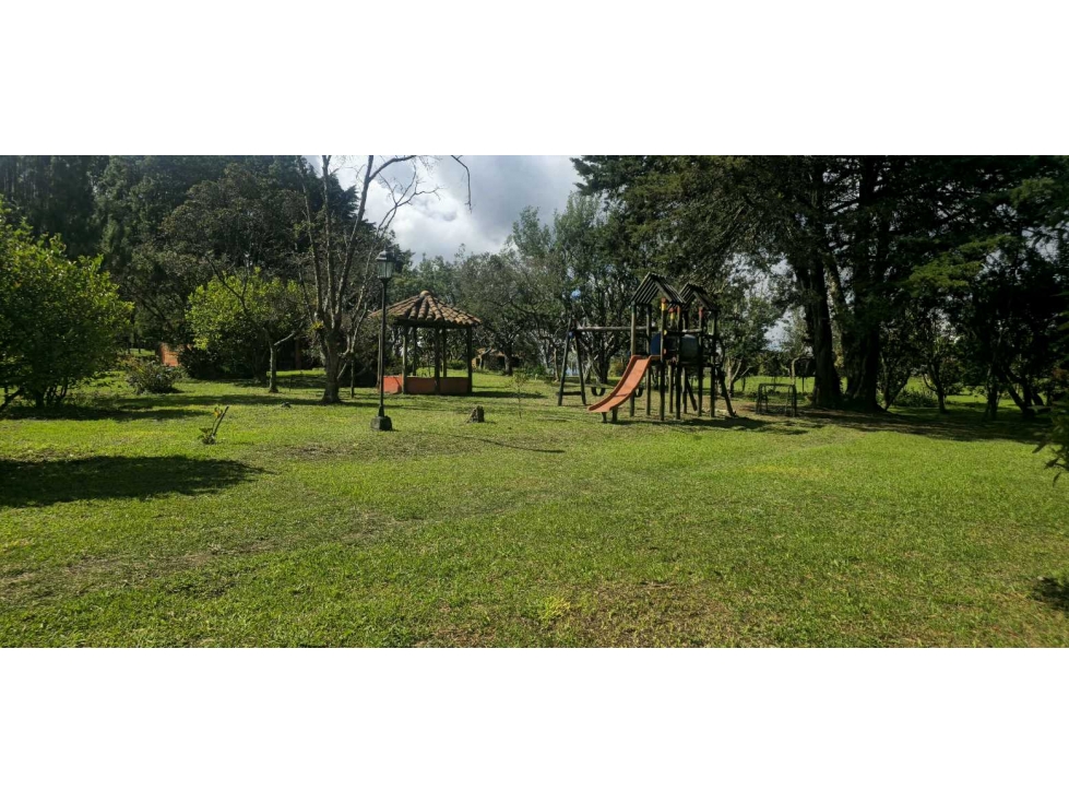 Vendo finca Santa Elena 7157 m2 con 2 casas / $1.390.000.000 — foto 3