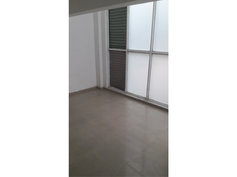 VENDO CASA COMERCIAL PARA OFICINAS O EPS EN VERSALLES CS 7211742 — foto 2