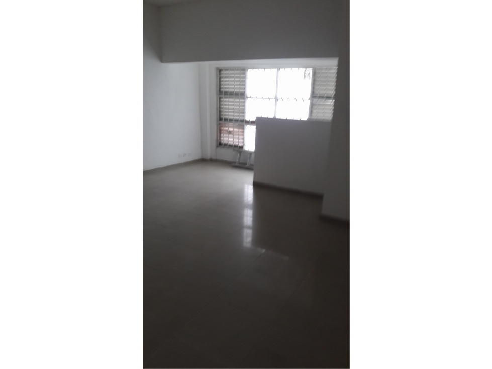 VENDO CASA COMERCIAL PARA OFICINAS O EPS EN VERSALLES CS 7211742 — foto 5