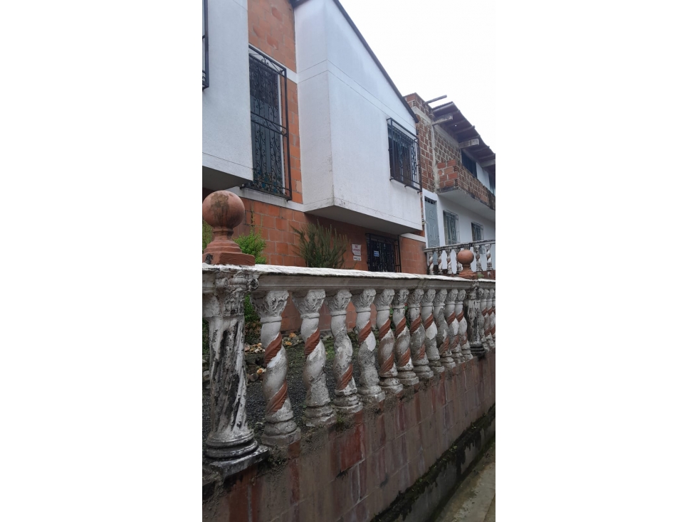 Casa peatonal para la venta en piamonte Dosquebradas!!