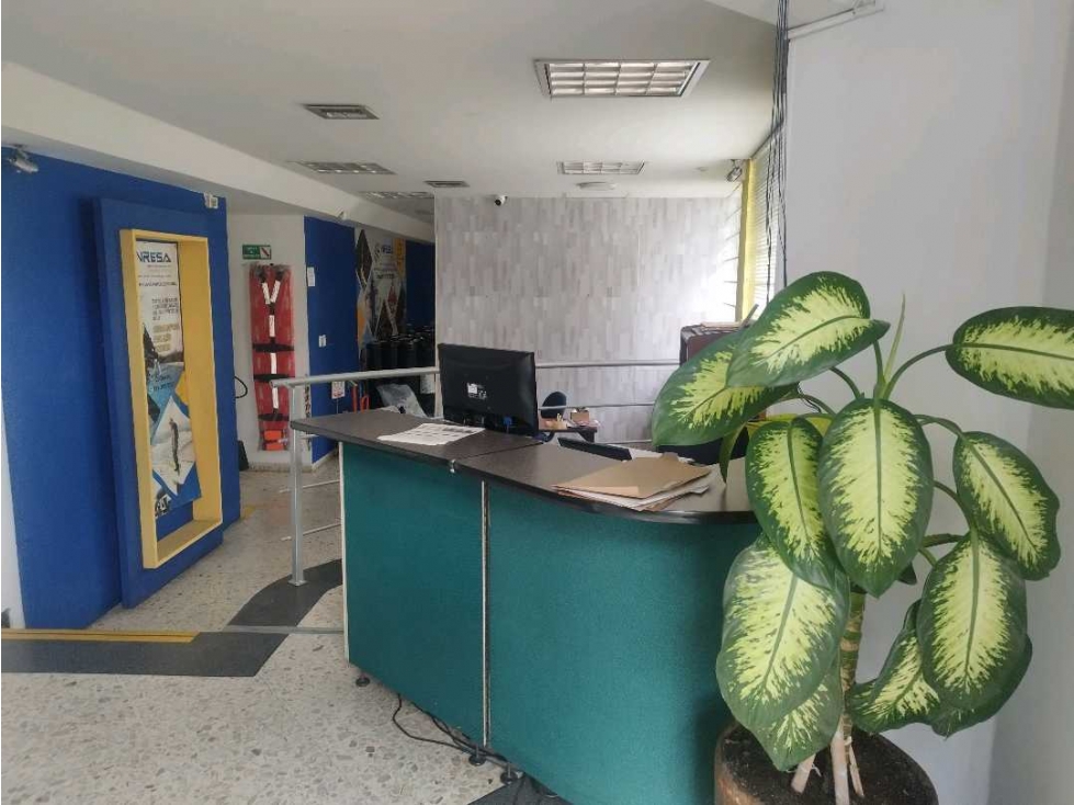VENDO O ALQUILO EDIFICIO CON PERMISO MIXTO EN EL NORTE ZONA INDUSTRICS — foto 3