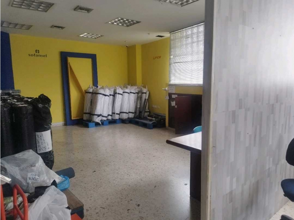 VENDO O ALQUILO EDIFICIO CON PERMISO MIXTO EN EL NORTE ZONA INDUSTRICS — foto 4