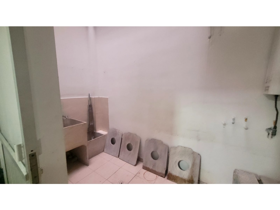 Edificio de cuatro pisos para la venta en el centro de Pereira!!! — foto 4