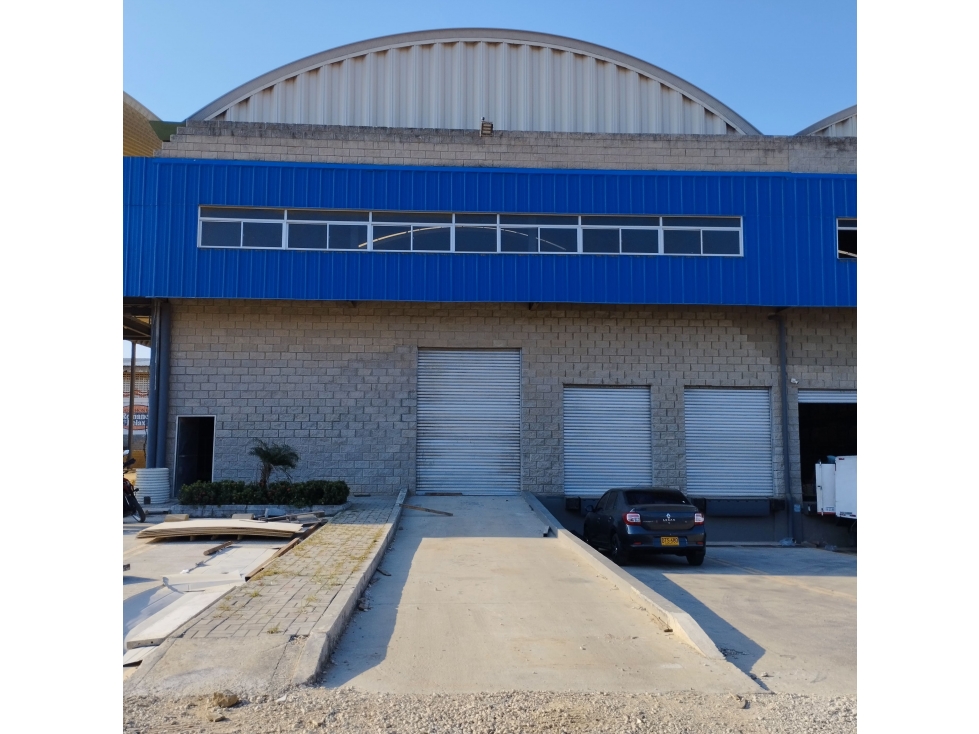 ALQUILER DE BODEGA PARA ESTRENAR EN LA CIRCUNVALAR - BARRANQUILLA F — foto 2