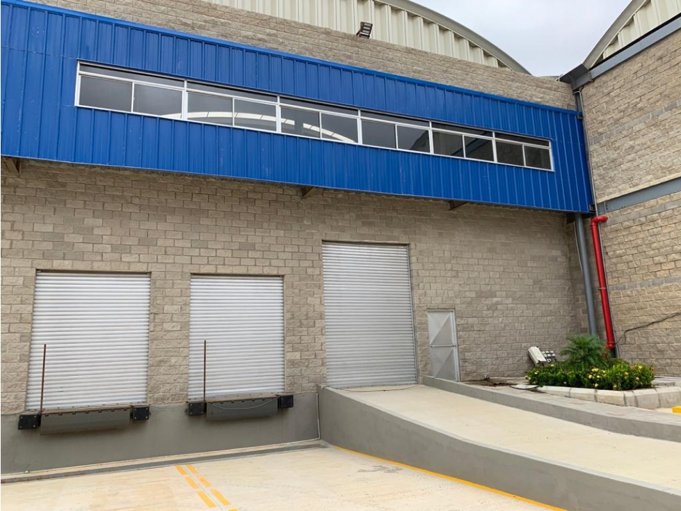 ALQUILER DE BODEGA PARA ESTRENAR EN LA CIRCUNVALAR - BARRANQUILLA F — foto 3