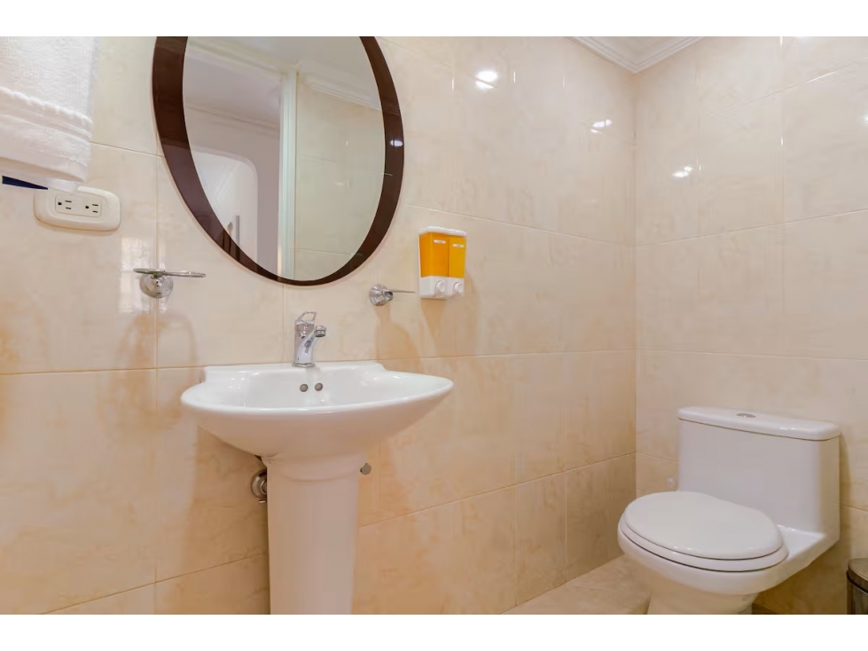 APARTAMENTO EN VENTA EN LAURELES PRIMER PISO CON TERRAZA — foto 5