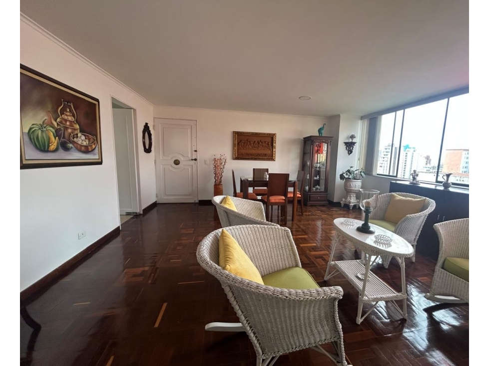 APARTAMENTO REMODELADO EN VENTA EN EL CENTRO SECTOR LA PLAYA — foto 2