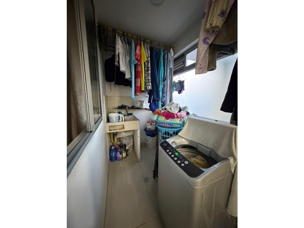 APARTAMENTO EN VENTA EN ITAGÜÍ CERCA DEL ÉXITO, PISO 4 POR ESCALAS — foto 5