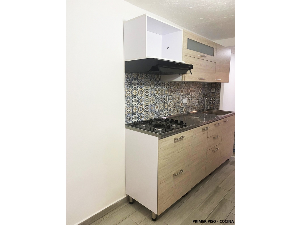 VENDO CASA DE 2 NIVELES CON ACCESO SEPARADO EN BELÉN LAS MERCEDES — foto 3