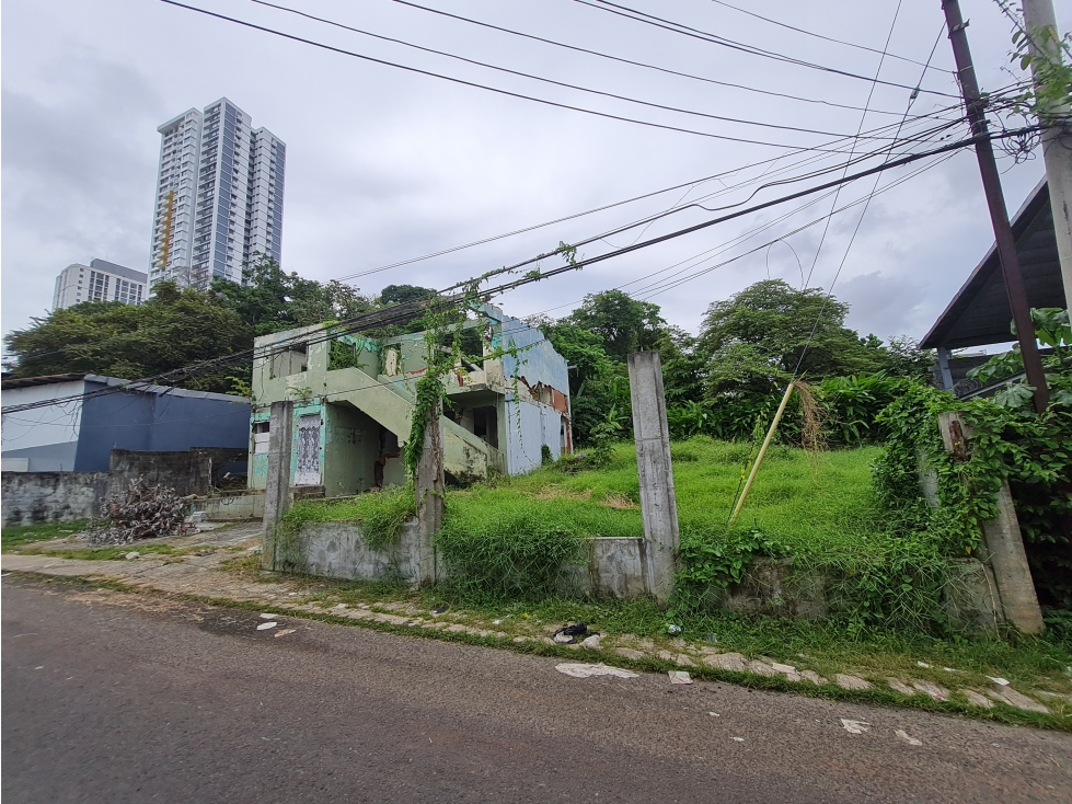 Se Vende terreno en Río Abajo calle 4ta