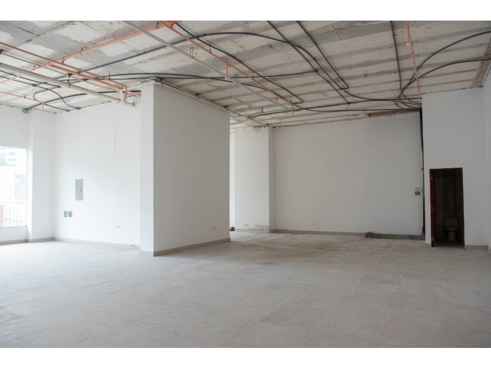 Alquiler de local comercial en Bella Vista — foto 2