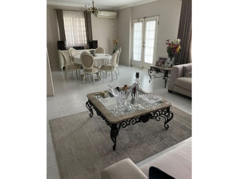 Venta de Residencia en El Doral — foto 2