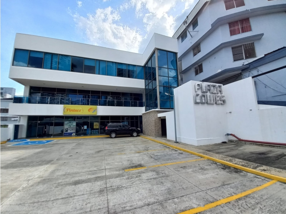 Se alquila local en Plaza Cowes, Bella Vista