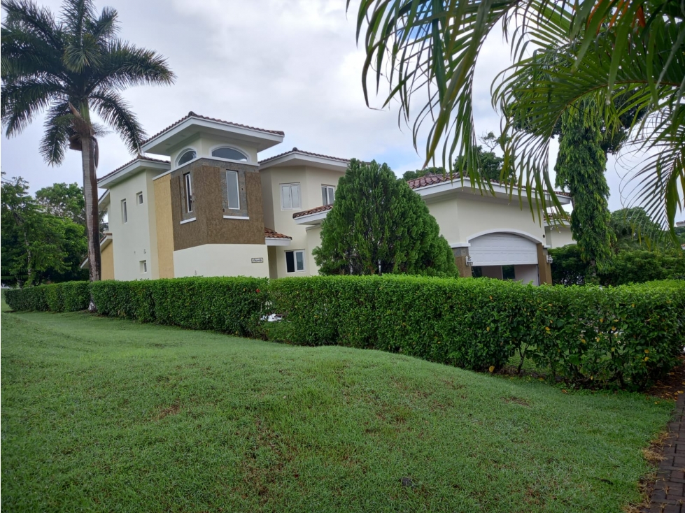 Venta de Casa en PH Tucan Country Club, Cocolí, Panamá