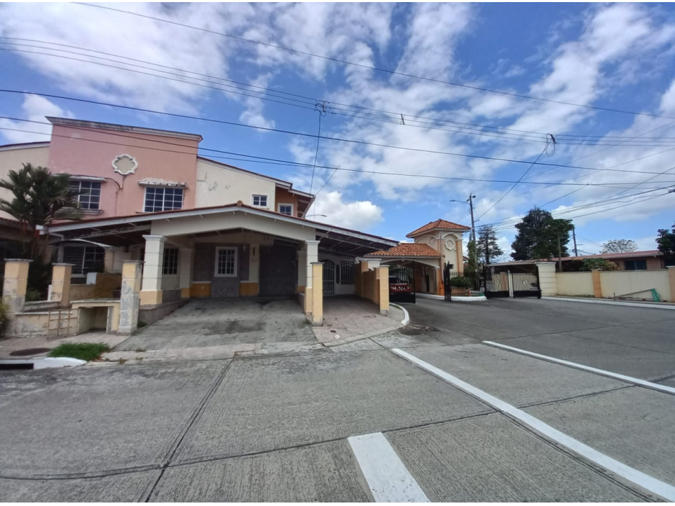 Vendo Casa, Villa Lucre Paseo Real