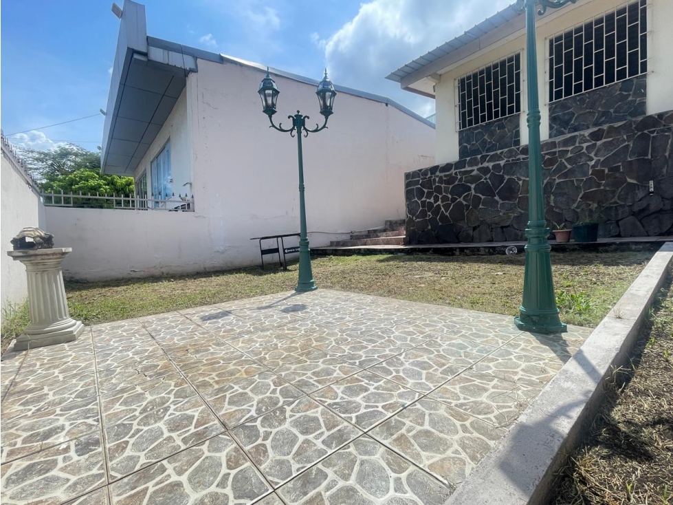 Venta de Residencial en Club X, El Ingenio, para Negocio / Hostal