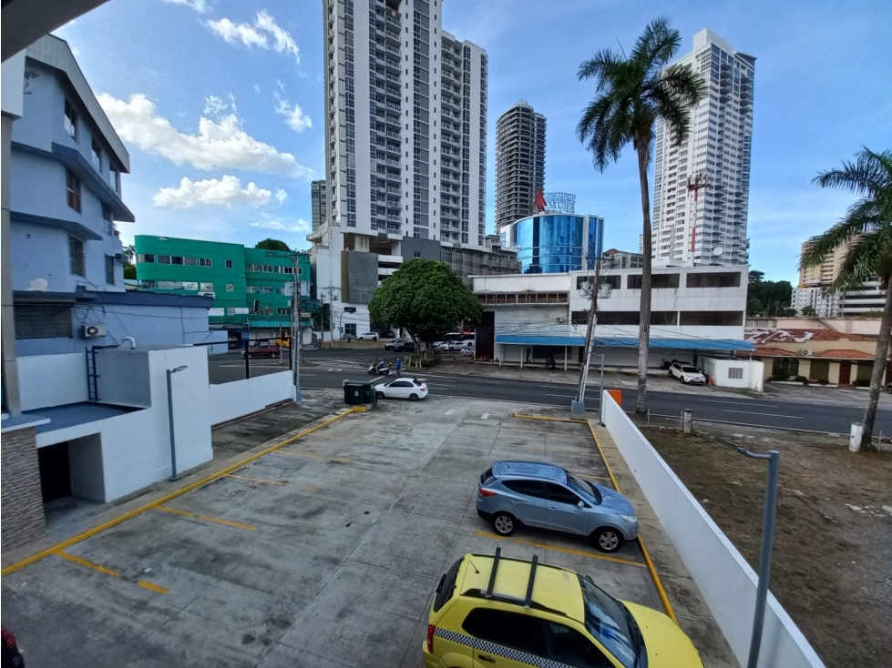 Se alquila local en Plaza Cowes, Bella Vista — foto 4