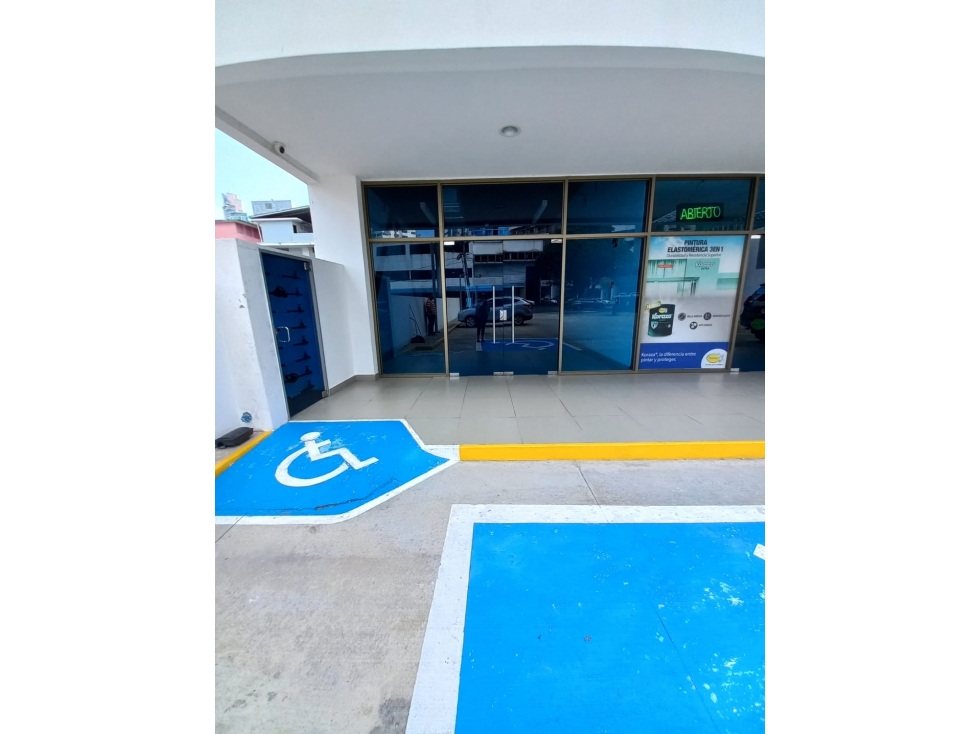Se alquila local en Plaza Cowes, Bella Vista — foto 6