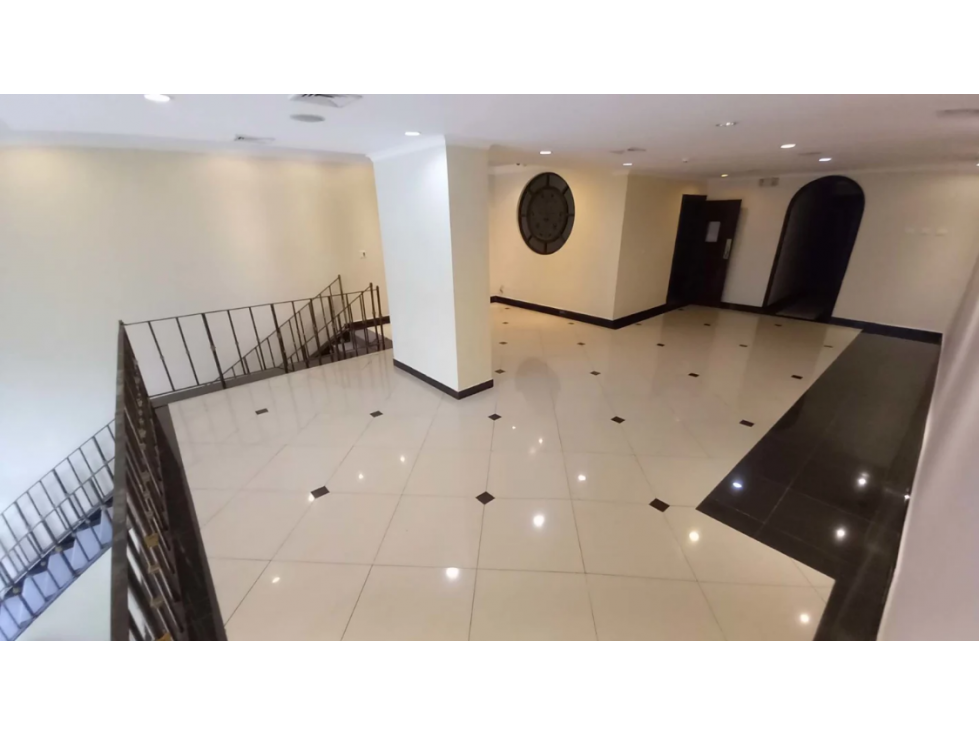 Alquiler de Local Comercial y Bodegas Bella Vista — foto 3