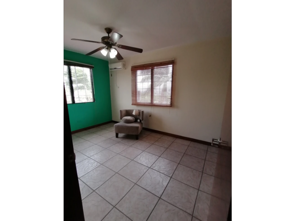 Venta de Residencia Villa Lucre