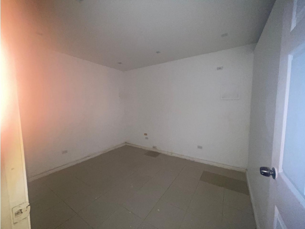 Alquiler de Local Comercial en Vía España — foto 2