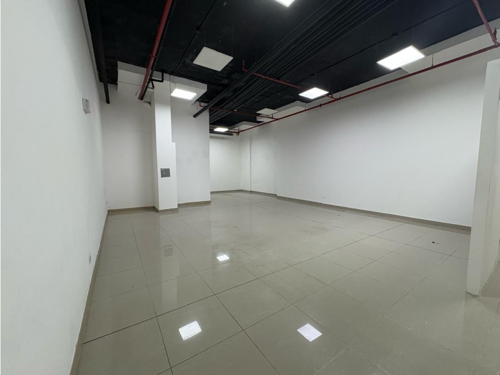 Alquiler de local comercial en Vía Porras — foto 2