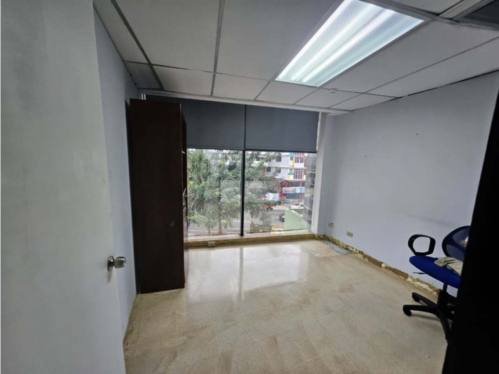 Alquiler de local comercial en Bella Vista — foto 2