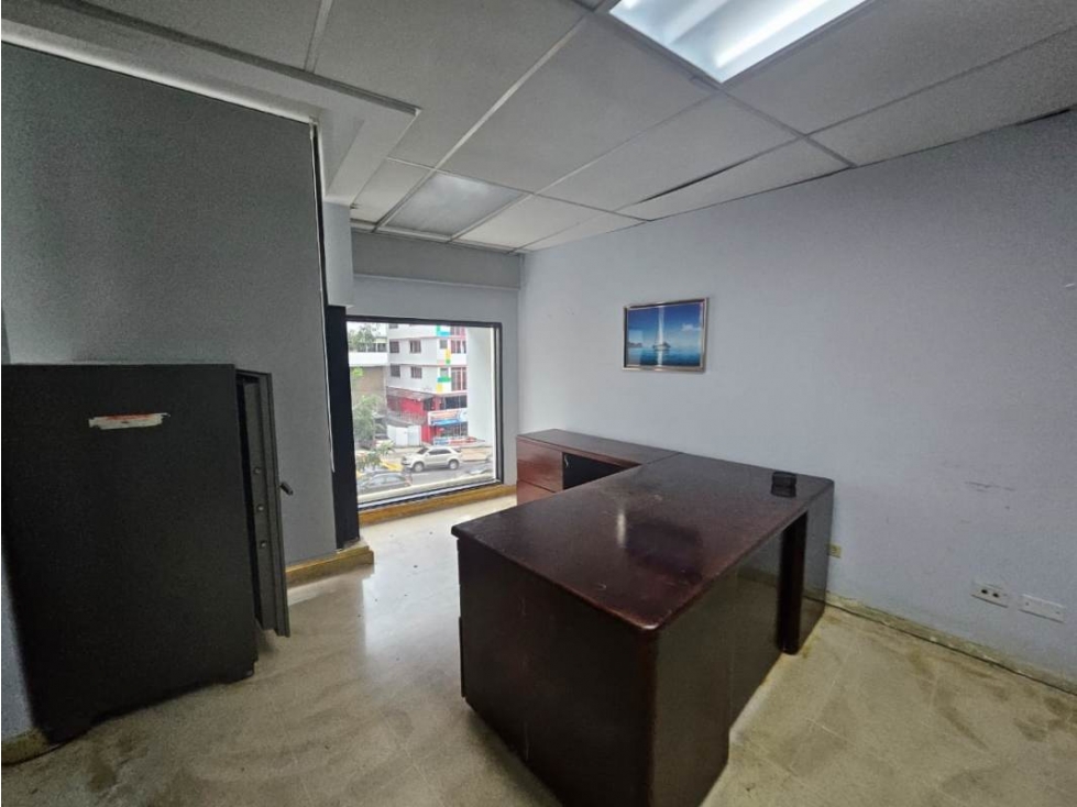 Alquiler de local comercial en Bella Vista — foto 3
