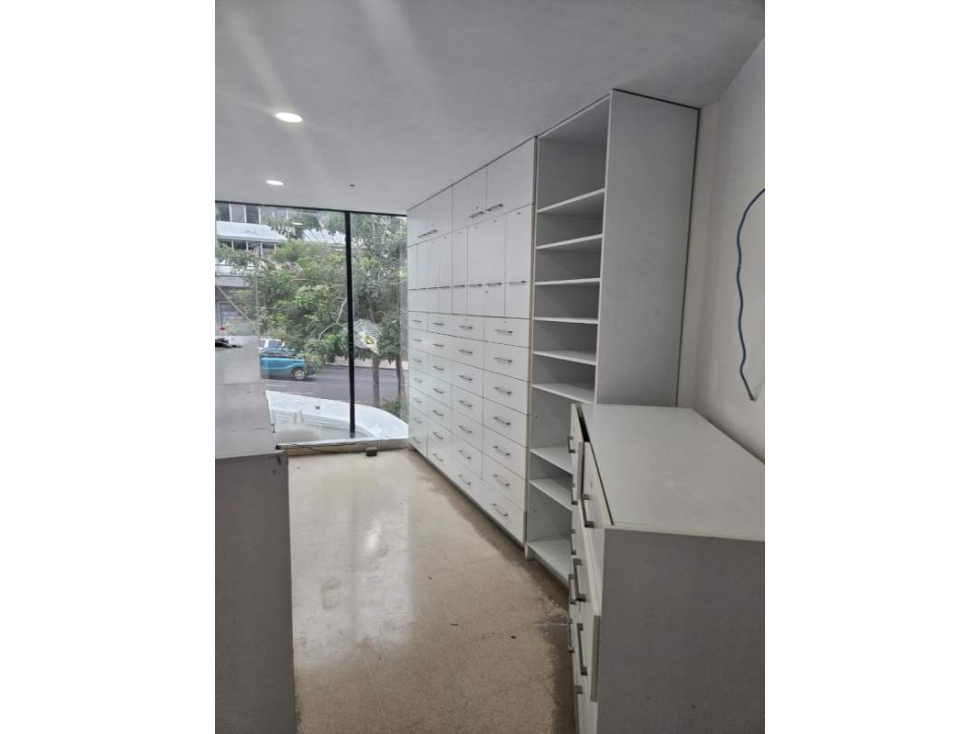 Alquiler de local comercial en Bella Vista — foto 4