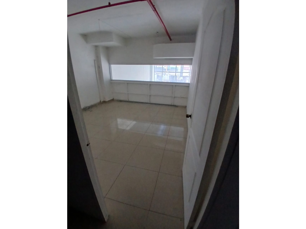 Alquiler de Local Comercial en Bella Vista — foto 2
