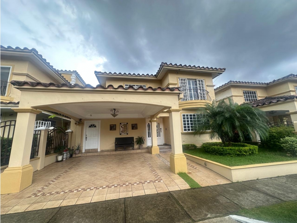 Venta de hermosa residencia en Condado del Rey