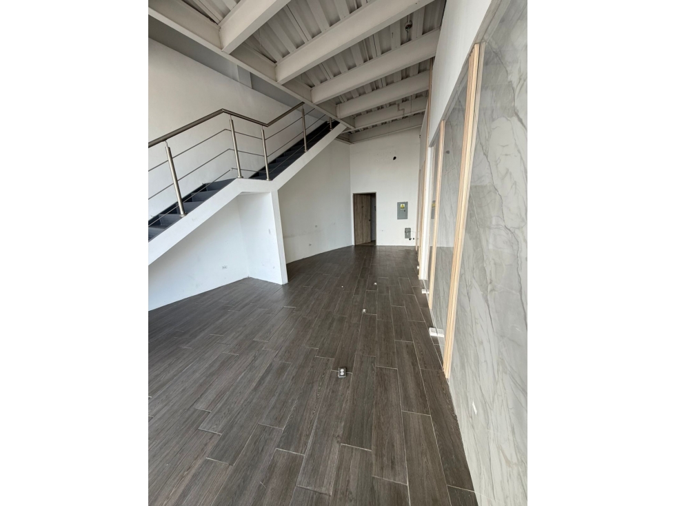 Alquiler de local comercial en Tumba Muerto — foto 2
