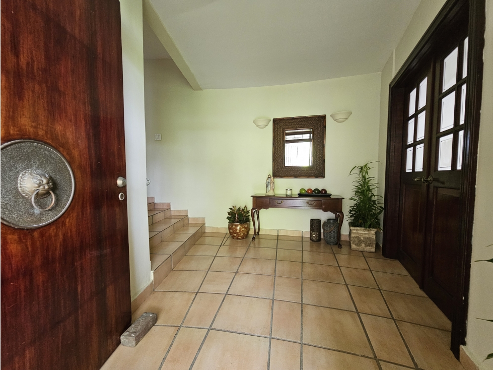 Venta de Casa con terreno - en El Carmen POR DEBAJO DEL AVALUO - 1