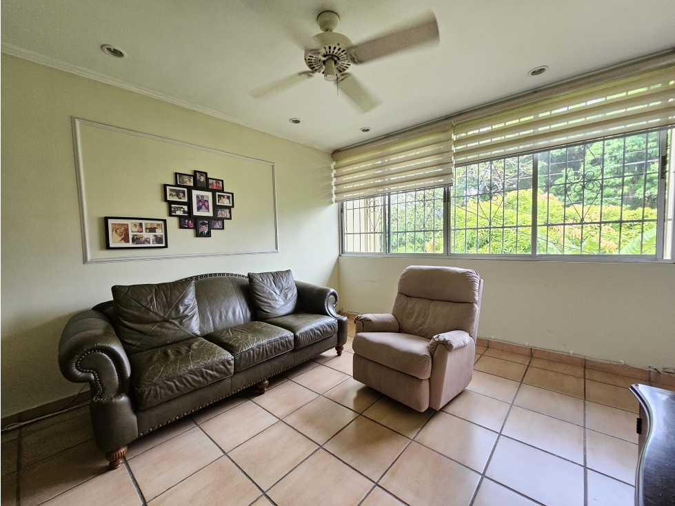 Venta de Casa con terreno - en El Carmen POR DEBAJO DEL AVALUO - 3