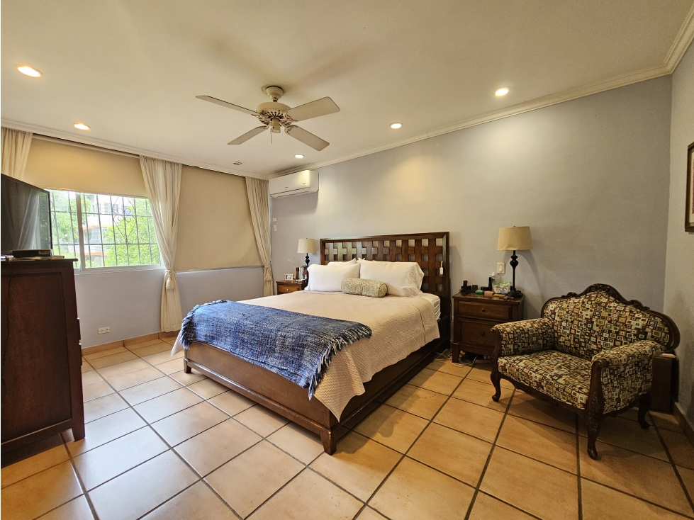 Venta de Casa con terreno - en El Carmen POR DEBAJO DEL AVALUO - 4