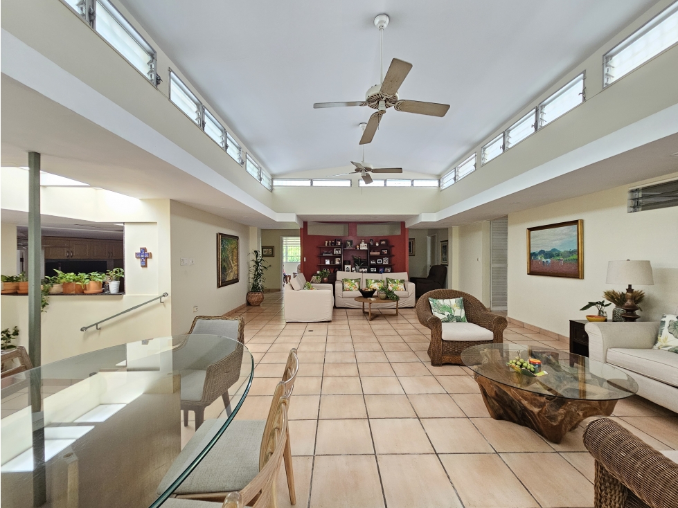 Venta de Casa con terreno - en El Carmen POR DEBAJO DEL AVALUO - 6