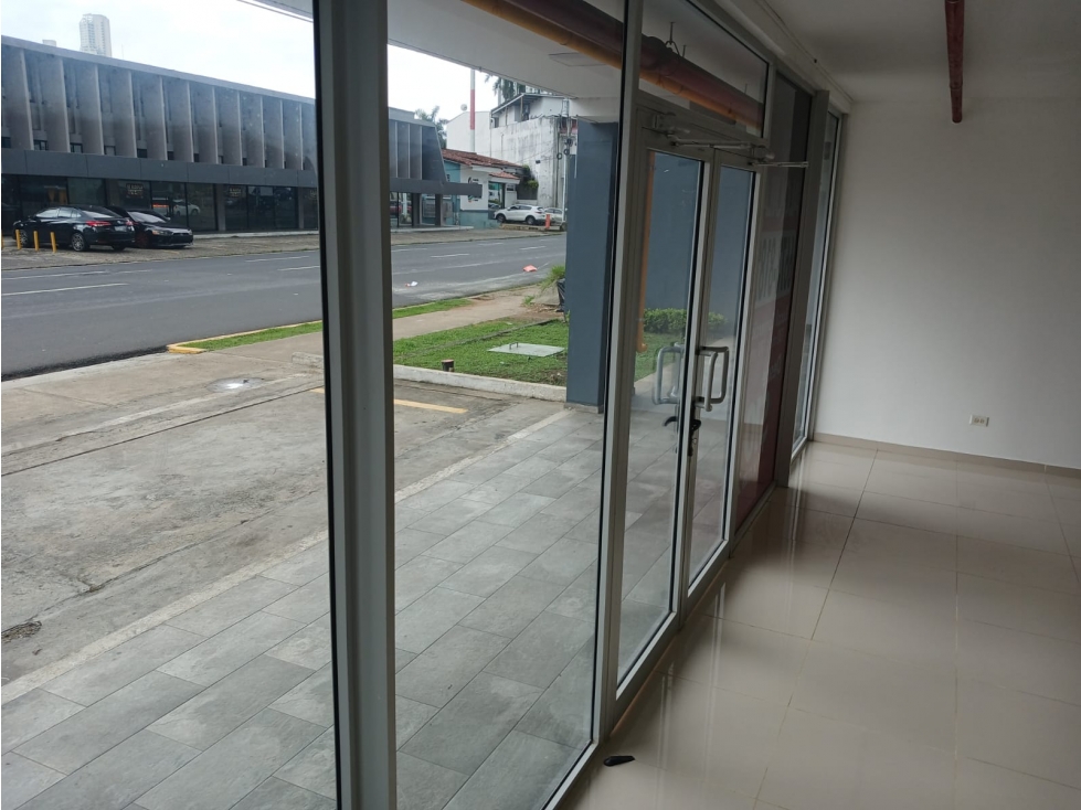 Alquiler de local comercial en Plaza Signature Point, Bella Vista — foto 3