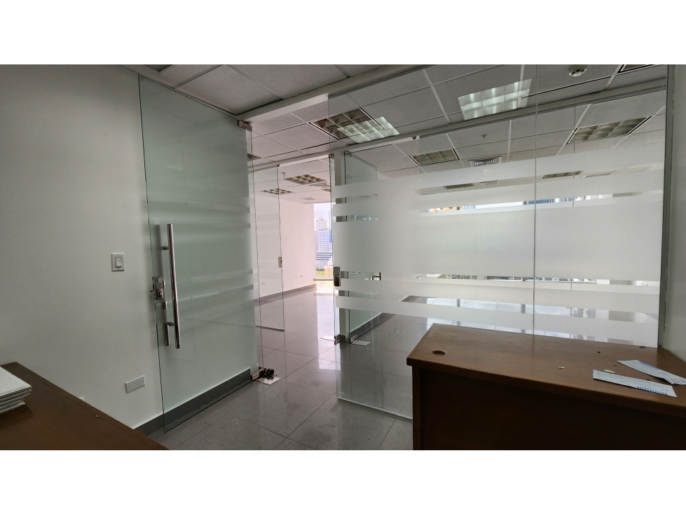 Alquiler de oficina vacía en PH Torre Aseguradora Ancón — foto 2