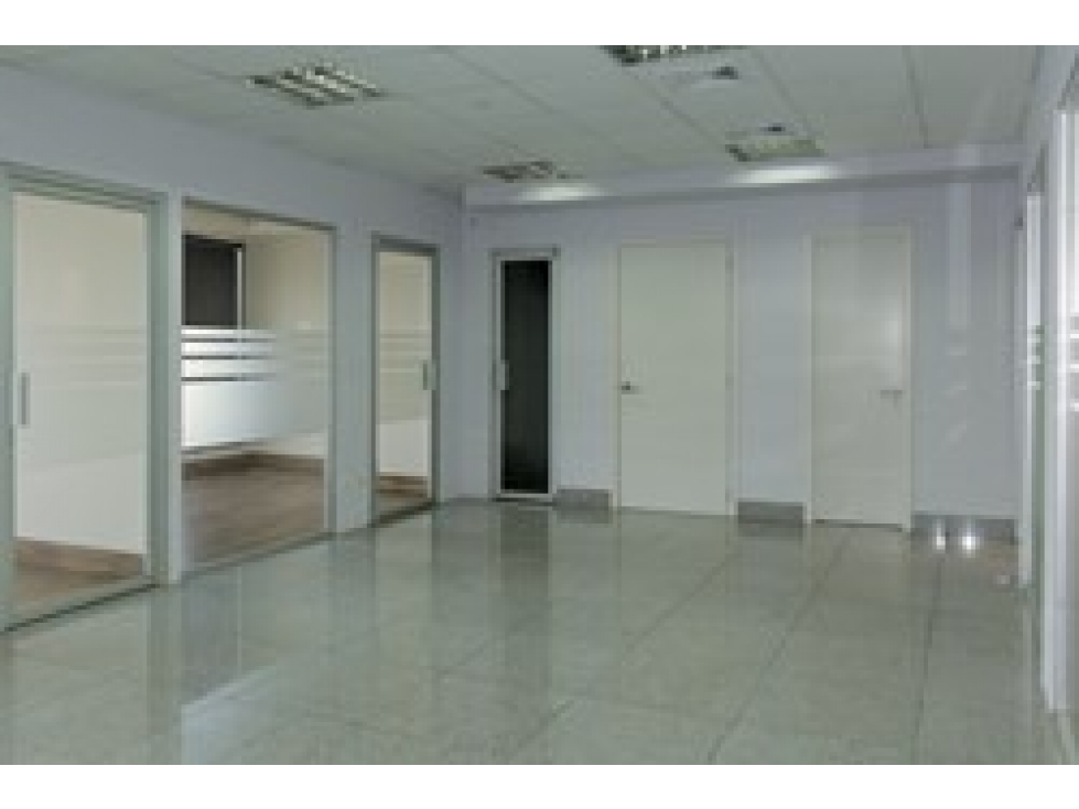 Alquiler de oficinas amobladas en Torre Bicsa, Avenida Balboa — foto 3